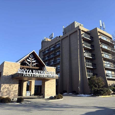 Divya Sutra Plaza And Conference Centre, Vernon, Bc Eksteriør billede